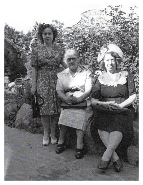 Esther, Dolores, Maria Teresa Prats Volpe